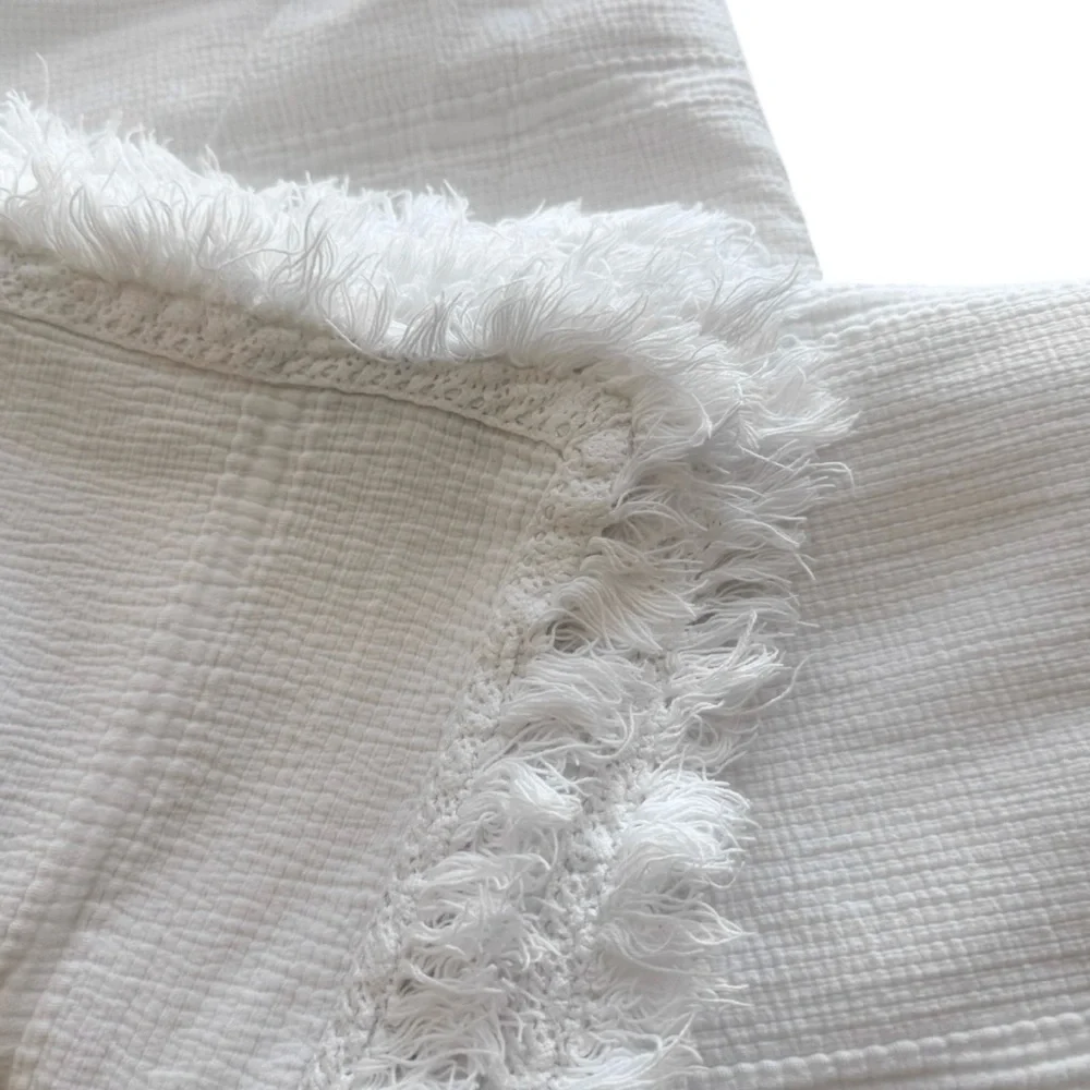Serena & Lily Maya White Cotton Fringe Queen Coverlet Quilt Throw‎